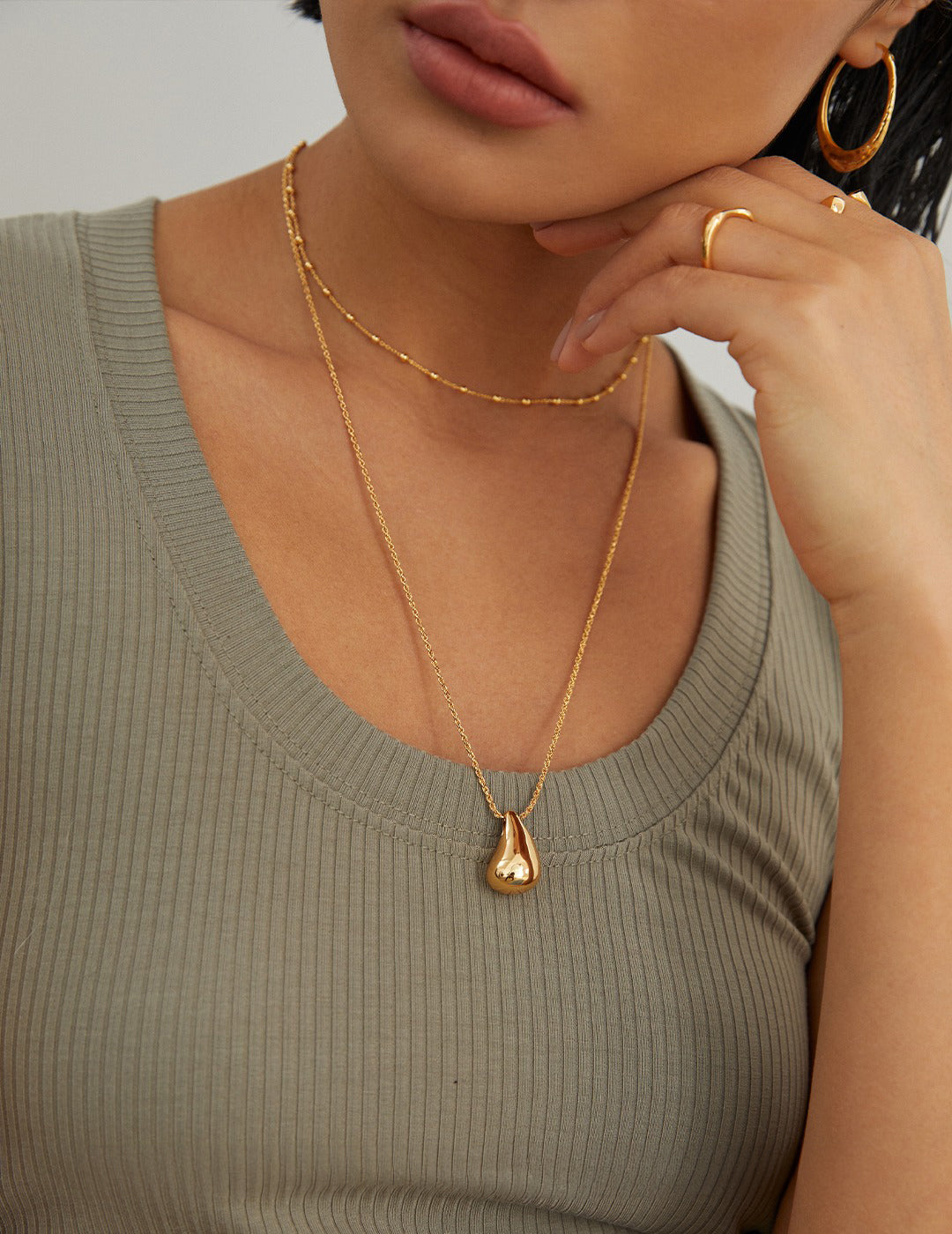 Sculptural Droplet Pendant Necklace 49-55cm