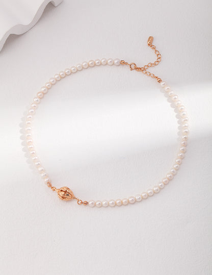 Venus Reborn Pearl Chocker 36-42cm