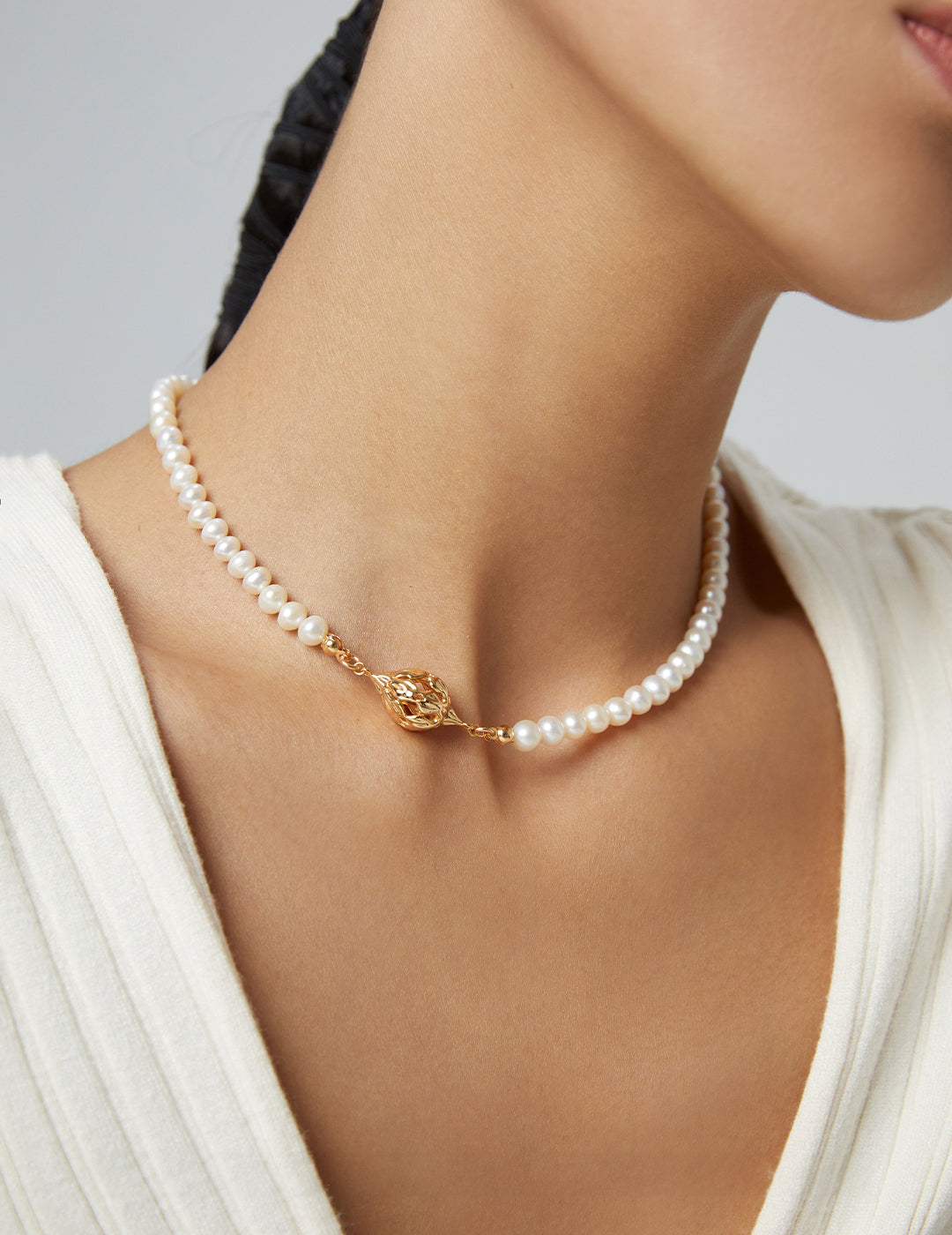 Venus Reborn Pearl Chocker 36-42cm