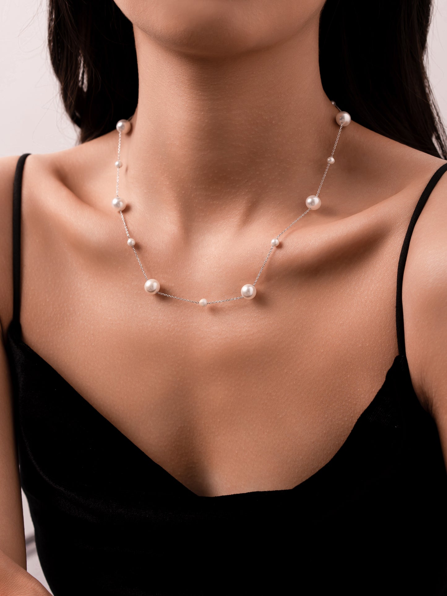 Savi Scatter Pearl Necklace